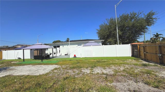 598 E 41st St, Hialeah, FL 33013