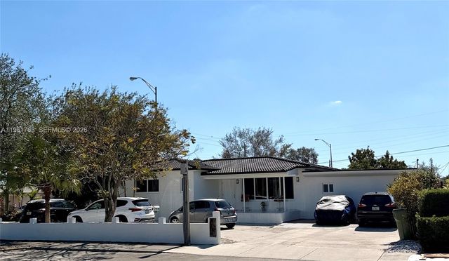 598 E 41st St, Hialeah, FL 33013