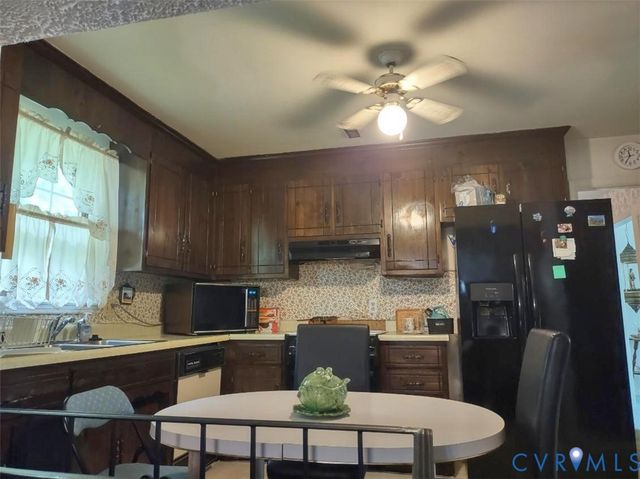 4205 Brickhouse Ct, Petersburg, VA 23803