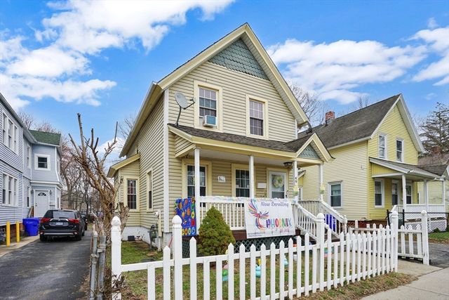 49 Andrew St, Springfield, MA 01109