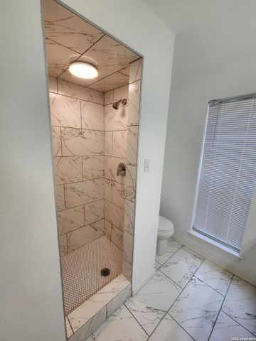 8611 Datapoint Dr Apt 73, San Antonio, TX 78229