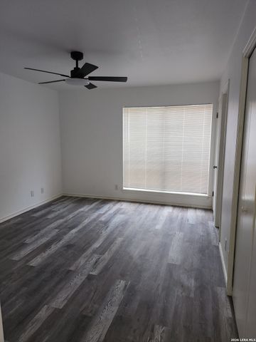 8611 Datapoint Dr Apt 73, San Antonio, TX 78229