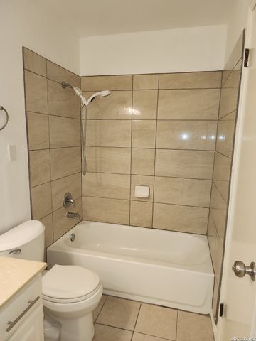 8611 Datapoint Dr Apt 73, San Antonio, TX 78229