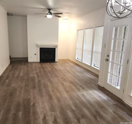8611 Datapoint Dr Apt 73, San Antonio, TX 78229
