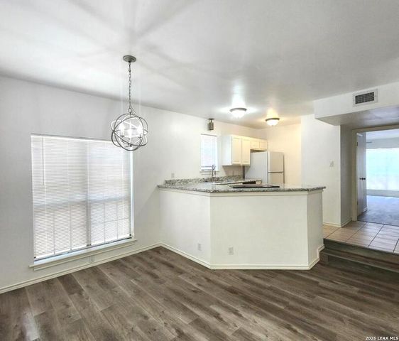 8611 Datapoint Dr Apt 73, San Antonio, TX 78229