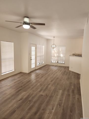 8611 Datapoint Dr Apt 73, San Antonio, TX 78229