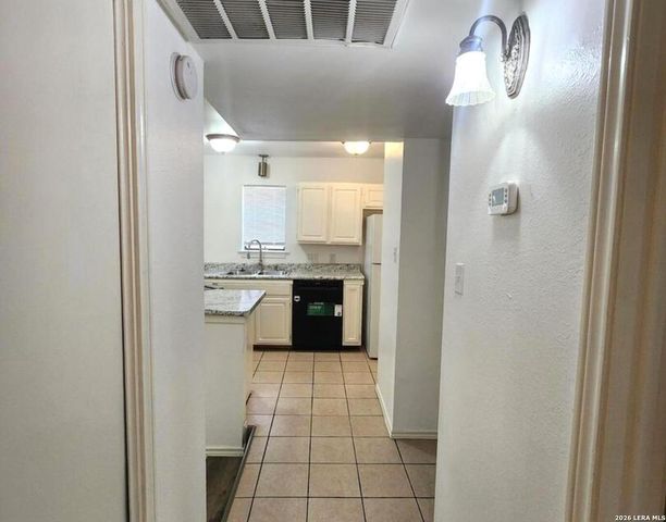 8611 Datapoint Dr Apt 73, San Antonio, TX 78229