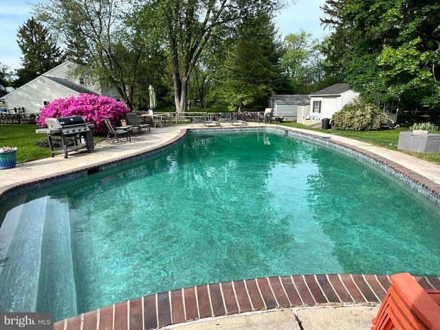 95 KLEYONA AVE, Phoenixville, PA 19460