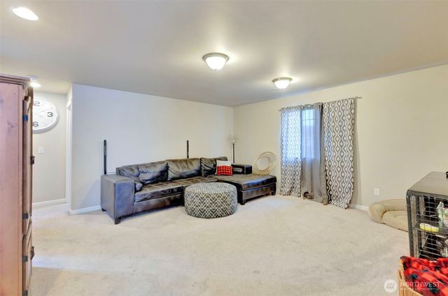 210 Fielding Street Ct E, Orting, WA 98360