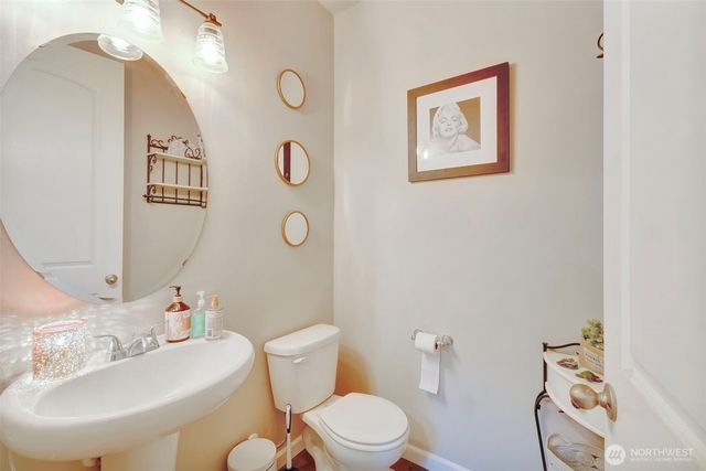 210 Fielding Street Ct E, Orting, WA 98360