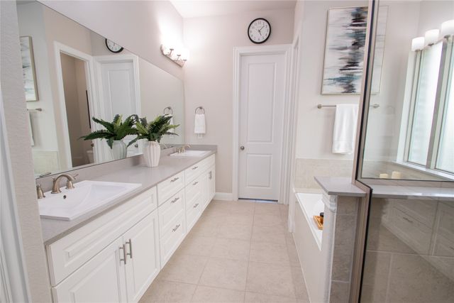 12709 Royal Oaks Lane, Farmers Branch, TX 75234