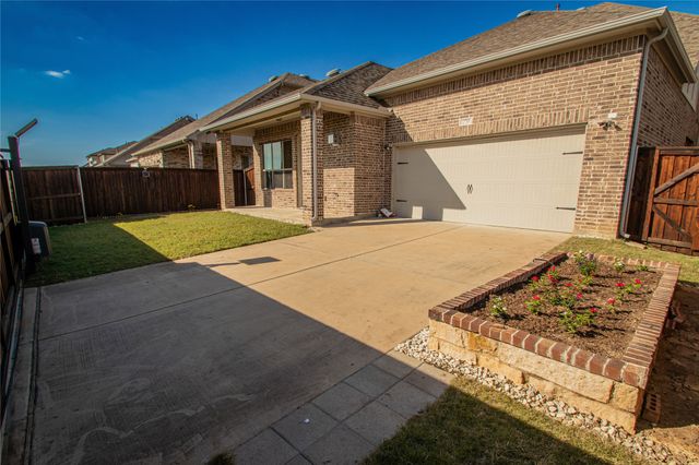 12709 Royal Oaks Lane, Farmers Branch, TX 75234