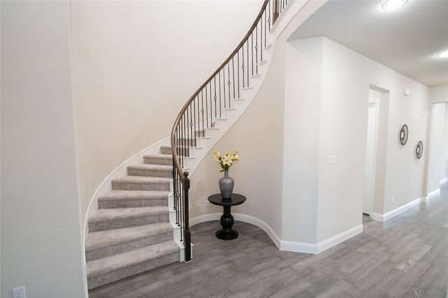12709 Royal Oaks Lane, Farmers Branch, TX 75234