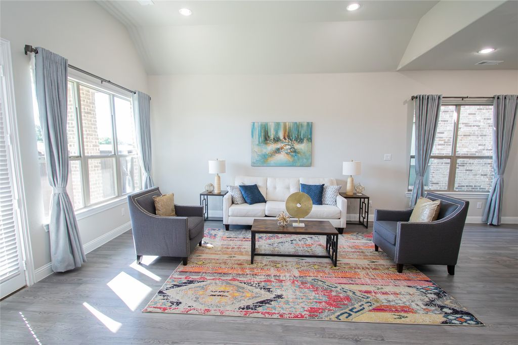 12709 Royal Oaks Lane, Farmers Branch, TX 75234