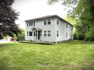 11 Park Rd, Webster, MA 01570