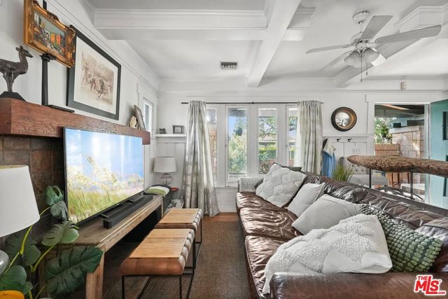6083 Selma Avenue, Los Angeles, CA 90028