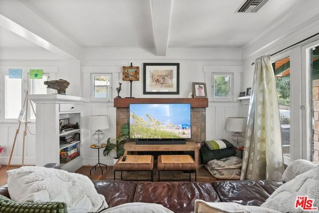 6083 Selma Avenue, Los Angeles, CA 90028