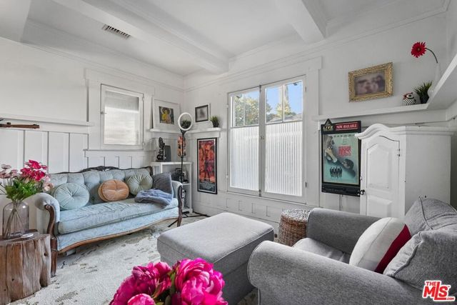 6083 Selma Avenue, Los Angeles, CA 90028