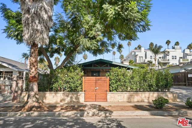 6083 Selma Avenue, Los Angeles, CA 90028