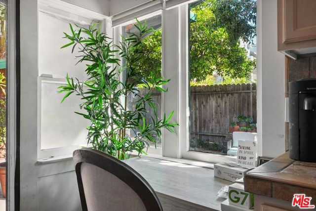 6083 Selma Avenue, Los Angeles, CA 90028