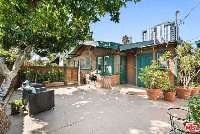 6083 Selma Avenue, Los Angeles, CA 90028