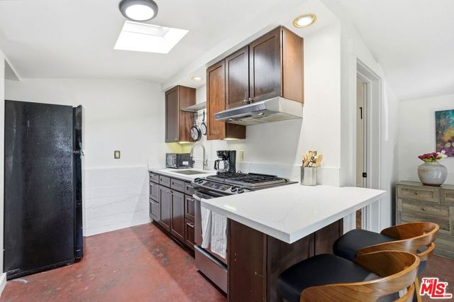 6083 Selma Avenue, Los Angeles, CA 90028