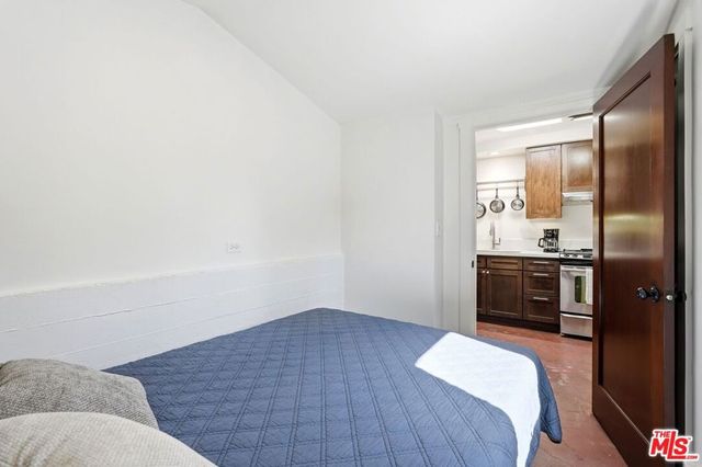 6083 Selma Avenue, Los Angeles, CA 90028