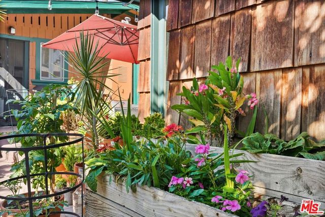 6083 Selma Avenue, Los Angeles, CA 90028