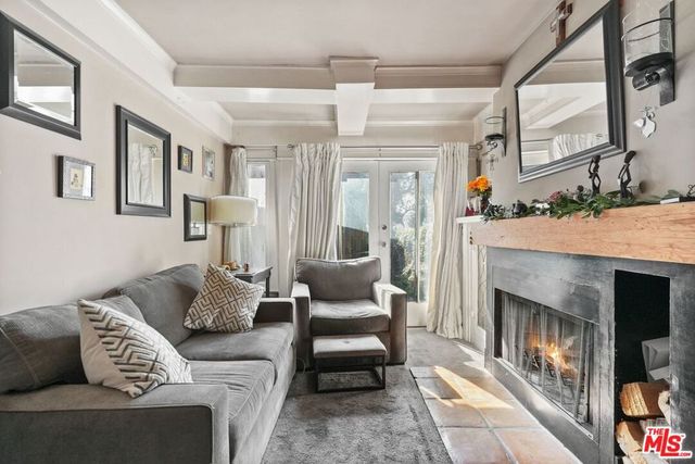6083 Selma Avenue, Los Angeles, CA 90028