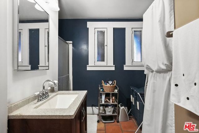 6083 Selma Avenue, Los Angeles, CA 90028