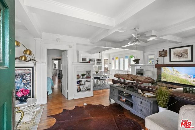 6083 Selma Avenue, Los Angeles, CA 90028
