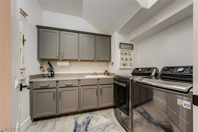 304 Nottinghill Gate, Las Vegas, NV 89145