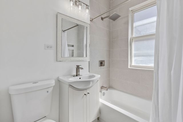 5068 W Congress Parkway, Chicago, IL 60644