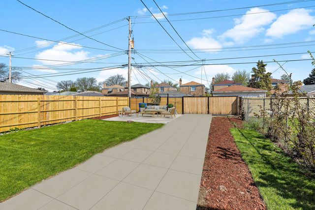 5068 W Congress Parkway, Chicago, IL 60644