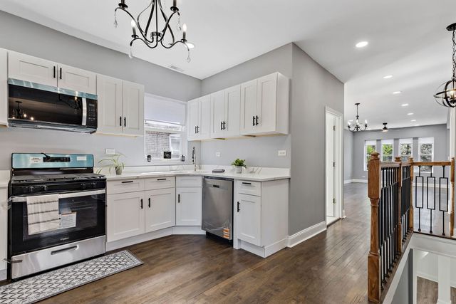 5068 W Congress Parkway, Chicago, IL 60644