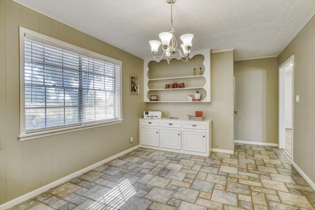 1109 S State Street, Madisonville, TX 77864