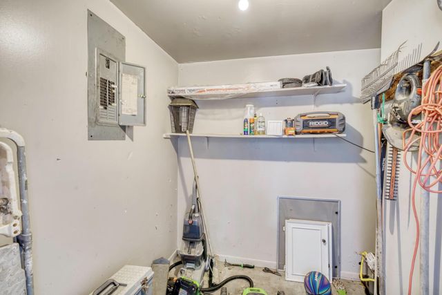 1109 S State Street, Madisonville, TX 77864