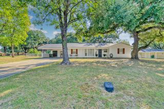 1109 S State Street, Madisonville, TX 77864