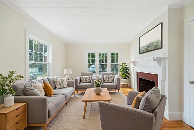 19-33 Richardson Avenue 21, Wakefield, MA 01880
