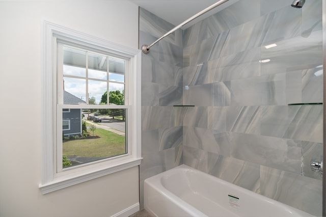 19-33 Richardson Avenue 21, Wakefield, MA 01880