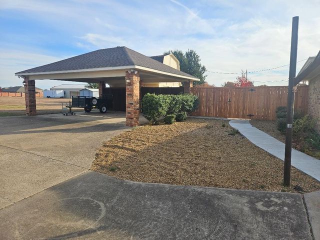 500 Mustang Court, Lavon, TX 75166