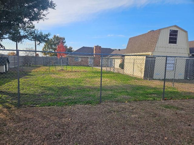 500 Mustang Court, Lavon, TX 75166