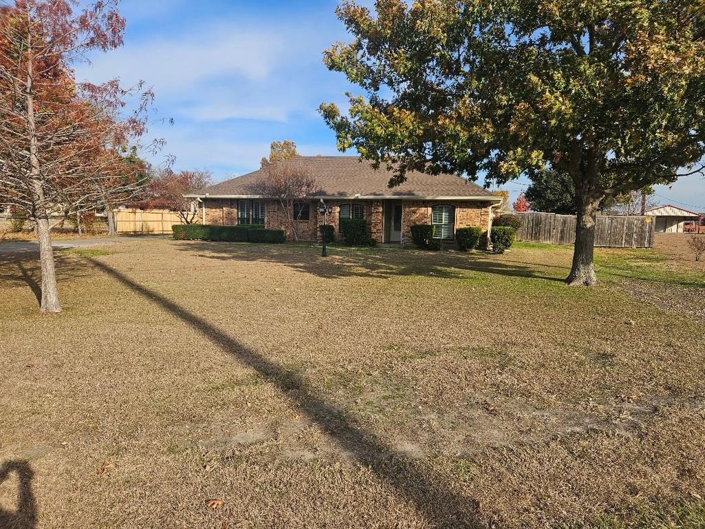 500 Mustang Court, Lavon, TX 75166