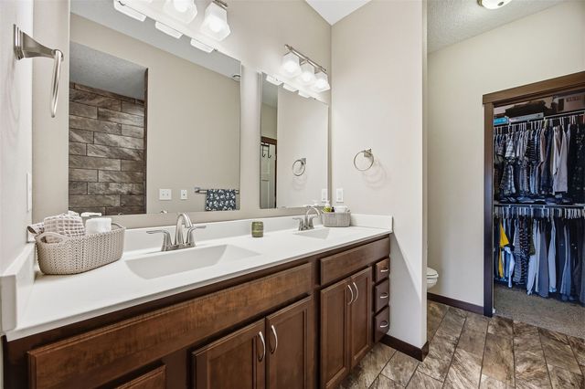 513 Majestic Oak, Solon, IA 52333