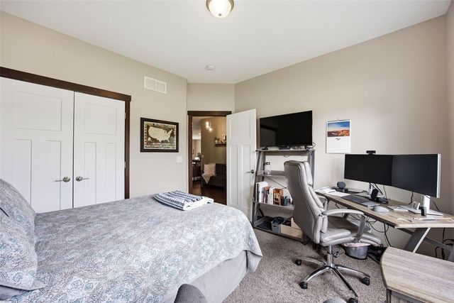 513 Majestic Oak, Solon, IA 52333