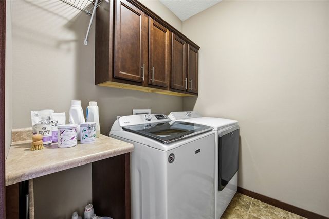 513 Majestic Oak, Solon, IA 52333