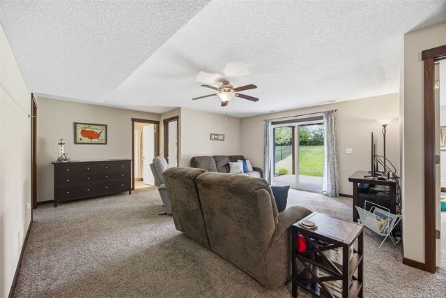 513 Majestic Oak, Solon, IA 52333