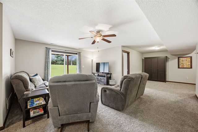 513 Majestic Oak, Solon, IA 52333