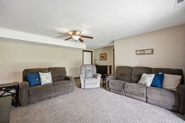 513 Majestic Oak, Solon, IA 52333