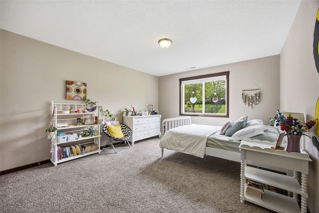 513 Majestic Oak, Solon, IA 52333